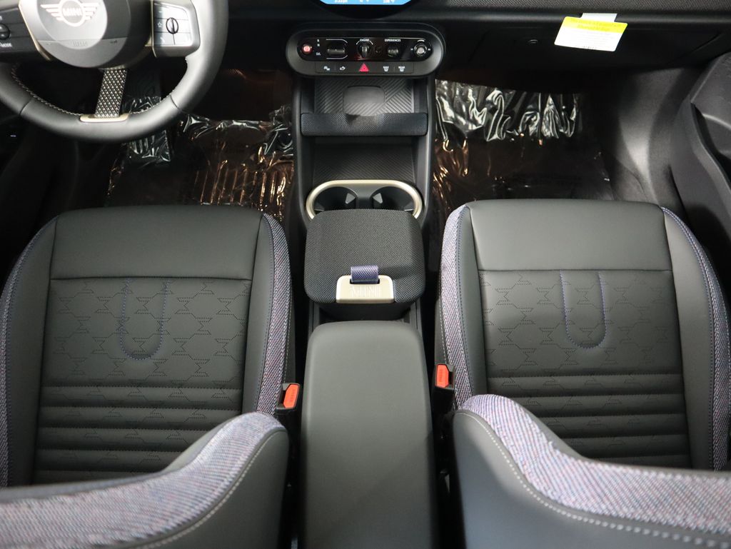 2025 Mini Countryman photo 15