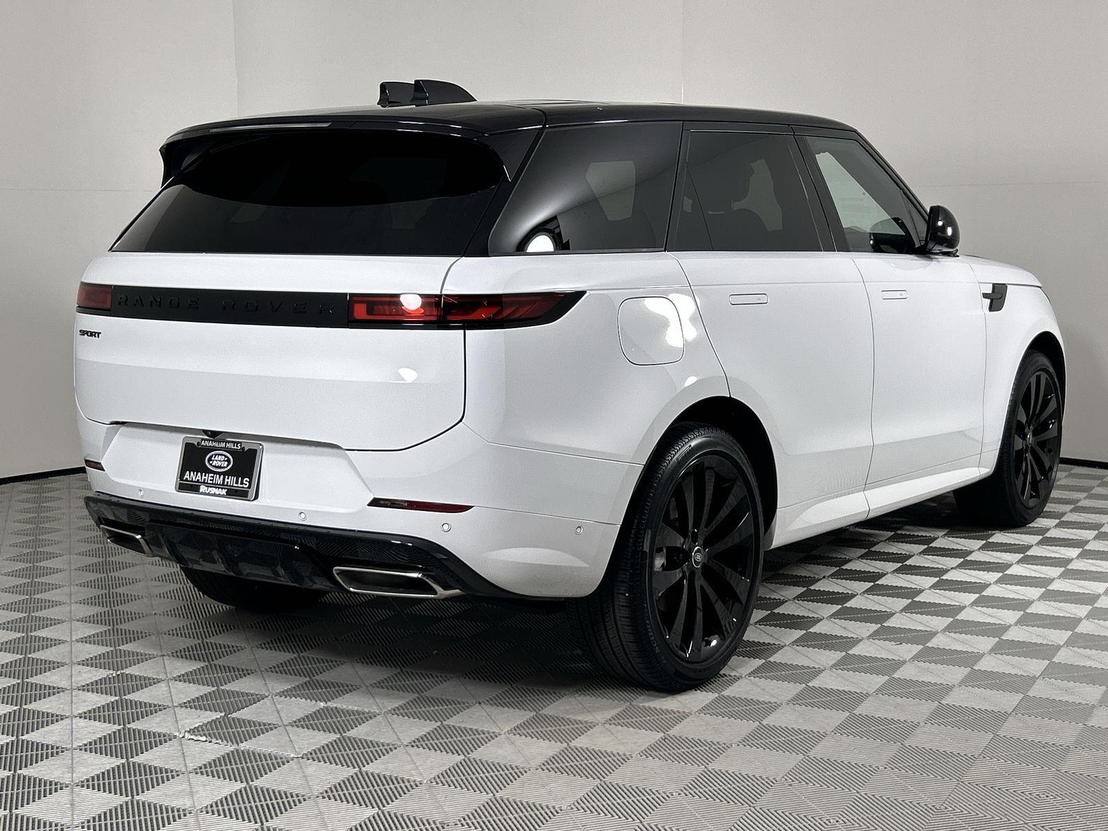 2025 Land Rover Range Rover Sport SE photo 2