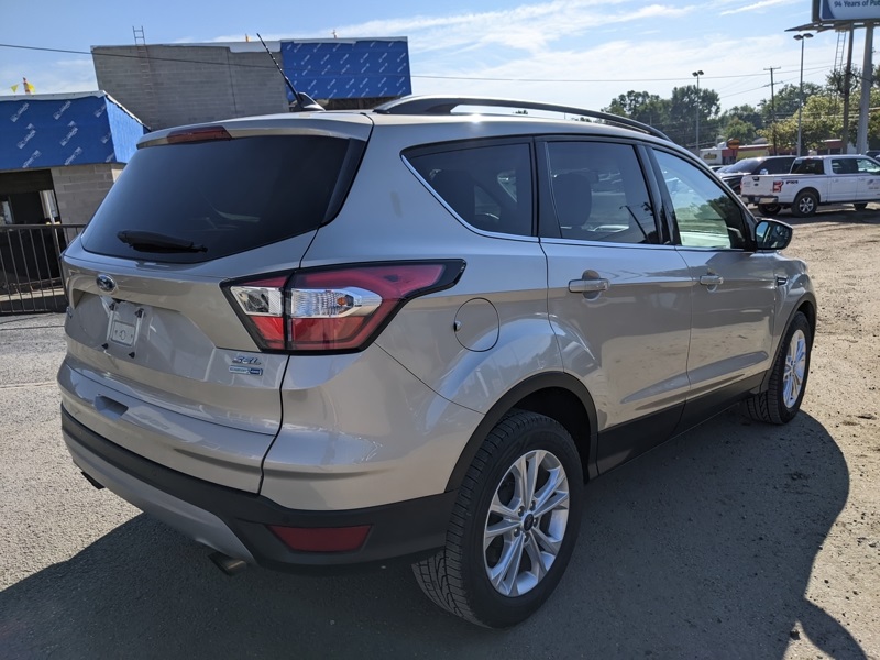 2018 Ford Escape SEL photo 3