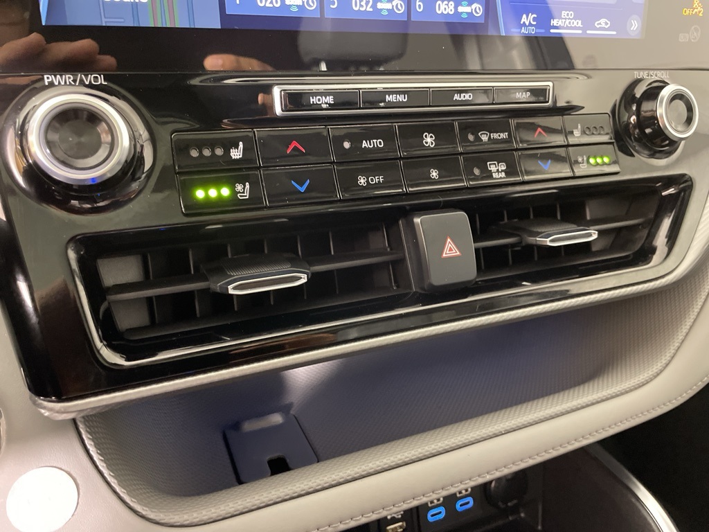 2022 Toyota Highlander Platinum photo 26