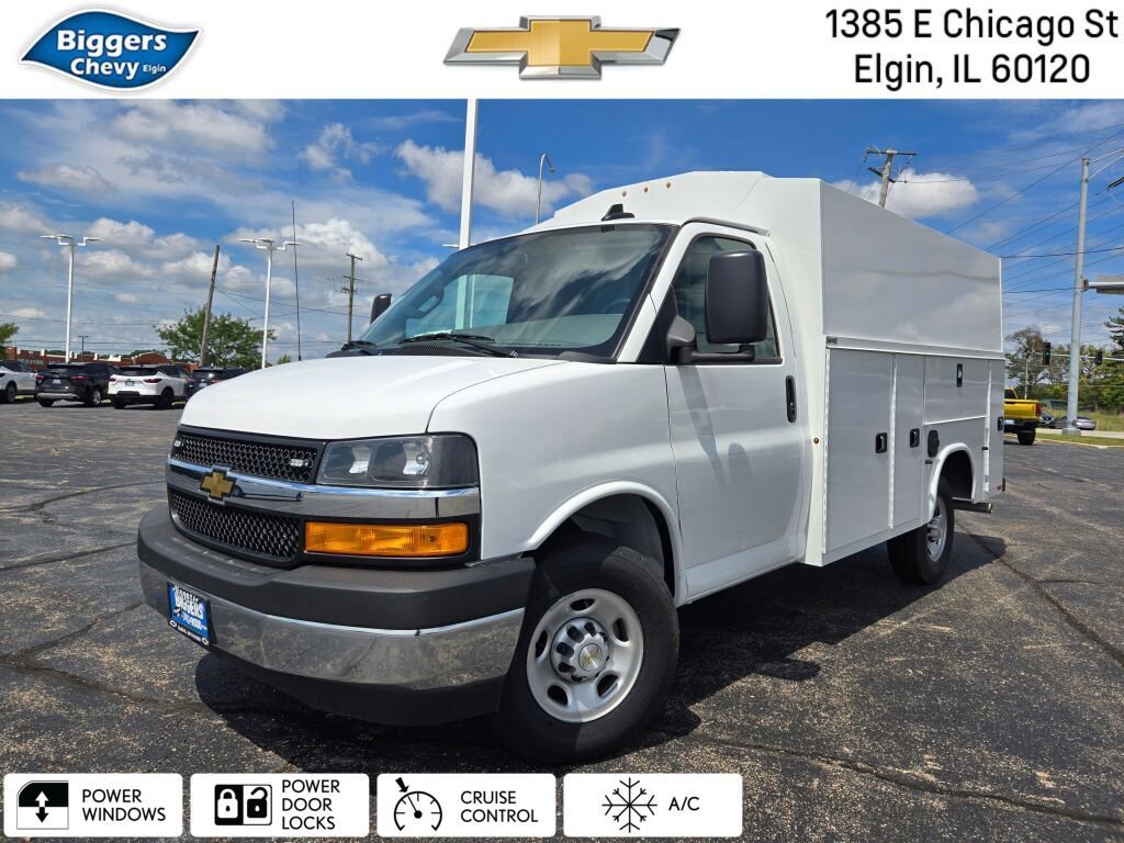 2025 Chevrolet Express Cutaway Base's photo
