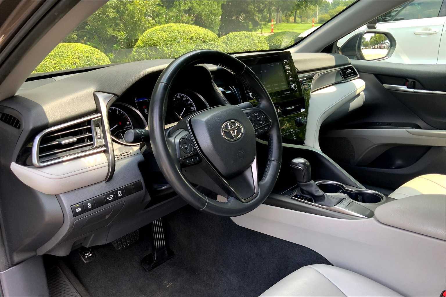 2024 Toyota Camry SE photo 16