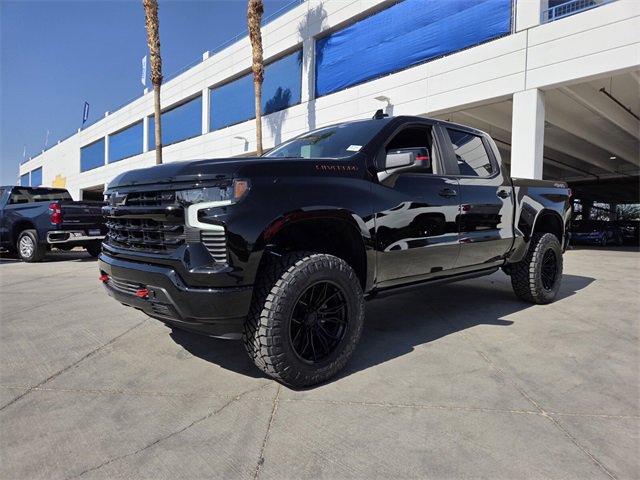 2025 Chevrolet Silverado 1500 RST photo 2