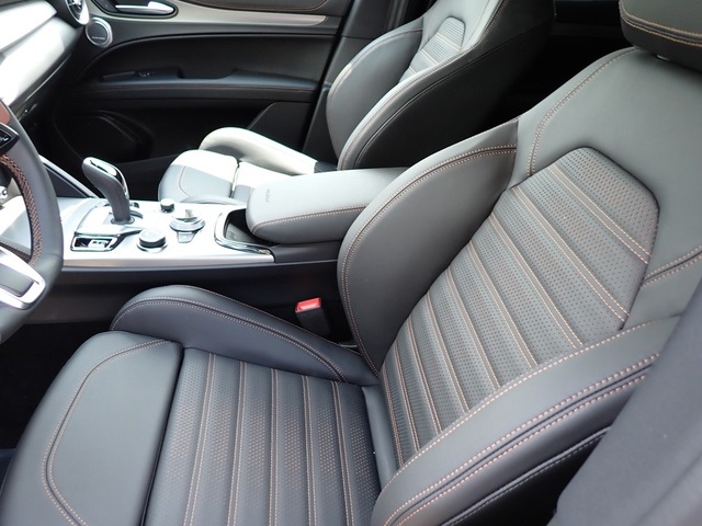 2025 Alfa Romeo Stelvio Sprint Base photo 9