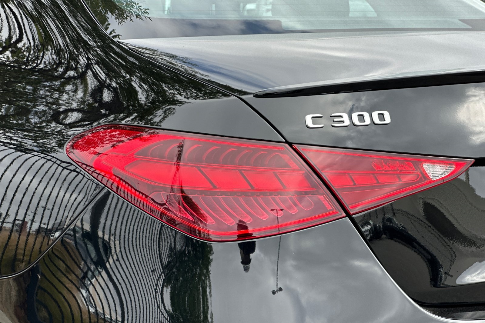 2025 Mercedes Benz C 300 photo 4