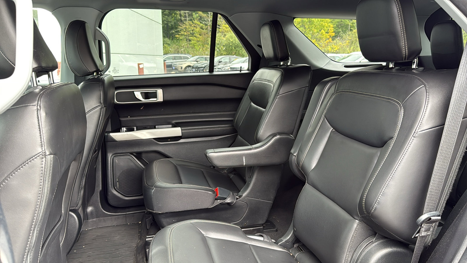 2022 Ford Explorer XLT photo 22