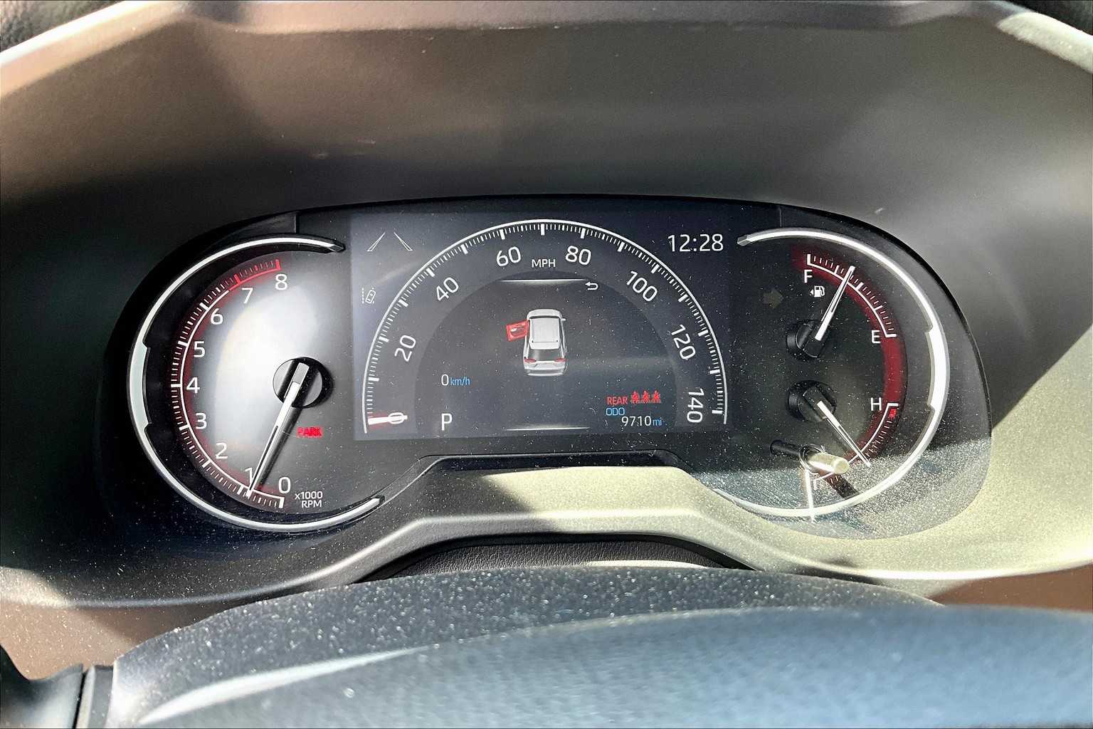 2023 Toyota RAV4 XLE photo 19