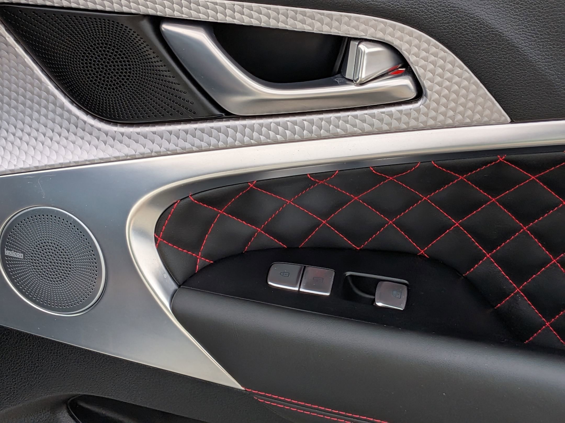 2023 Genesis G70 3.3T Sport Prestige photo 32