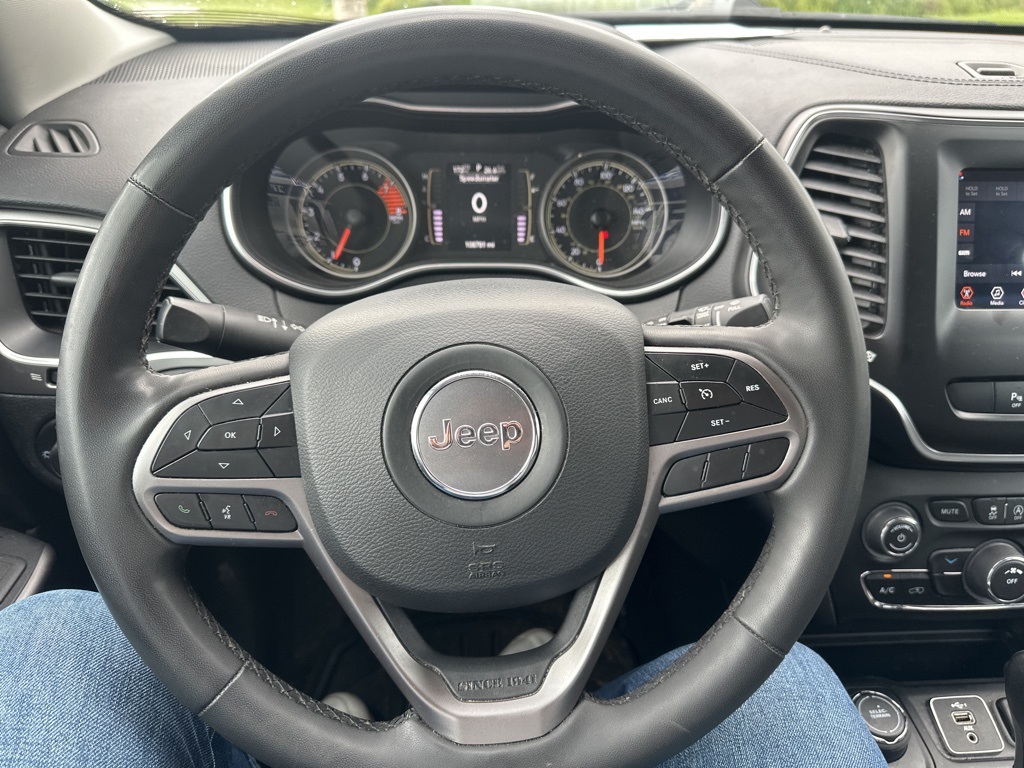 2021 Jeep Cherokee Latitude Lux photo 3