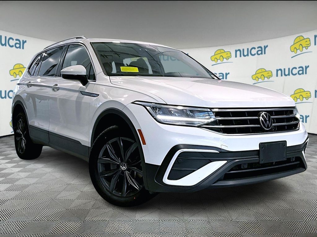 2022 Volkswagen Tiguan SE's photo
