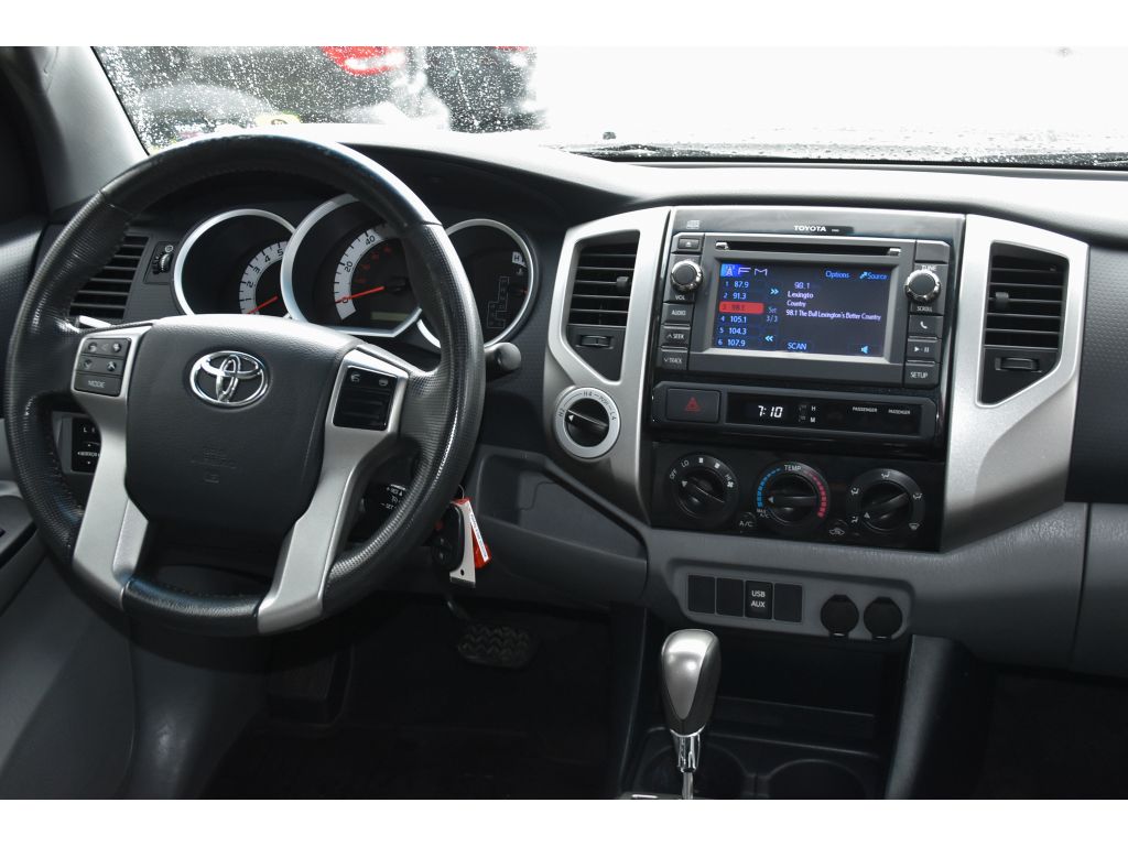 2013 Toyota Tacoma Base V6 4x4 photo 16
