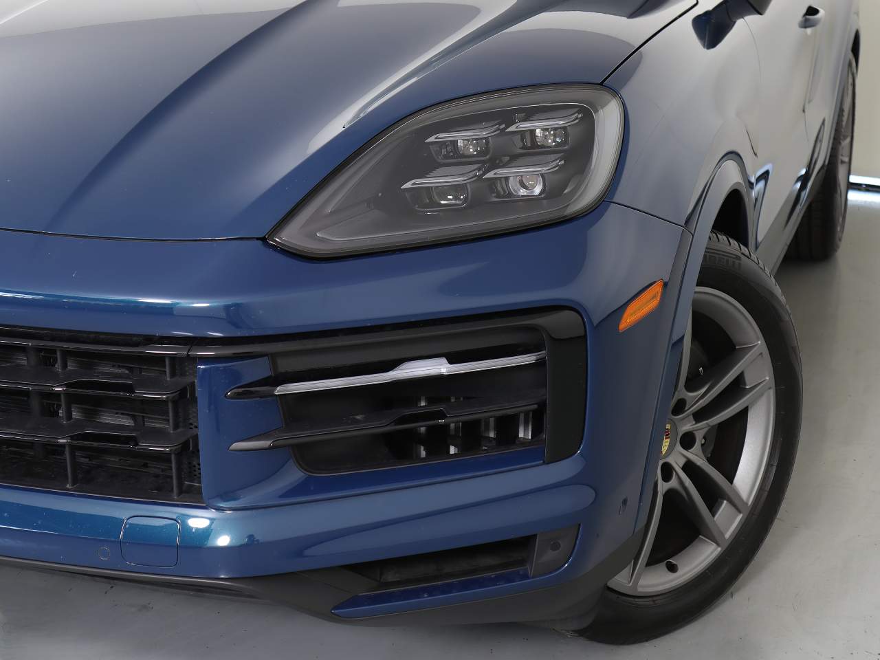 2024 Porsche Cayenne Coupe photo 12