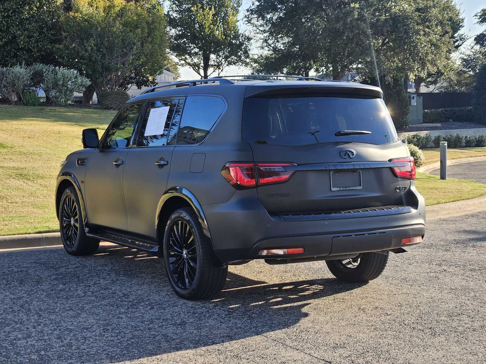 2020 Infiniti QX80 Luxe photo 4