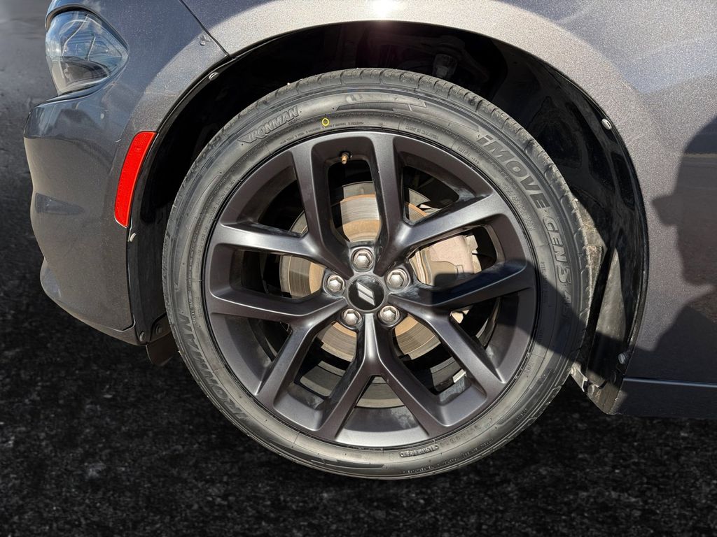 2019 Dodge Charger SXT photo 18