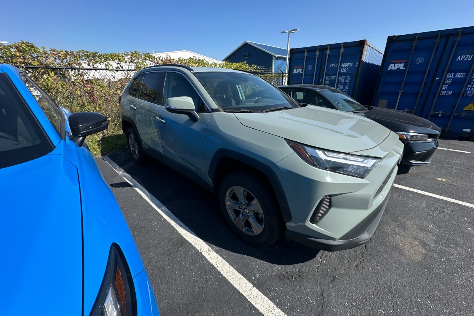 2022 Toyota RAV4 Hybrid XLE photo 5