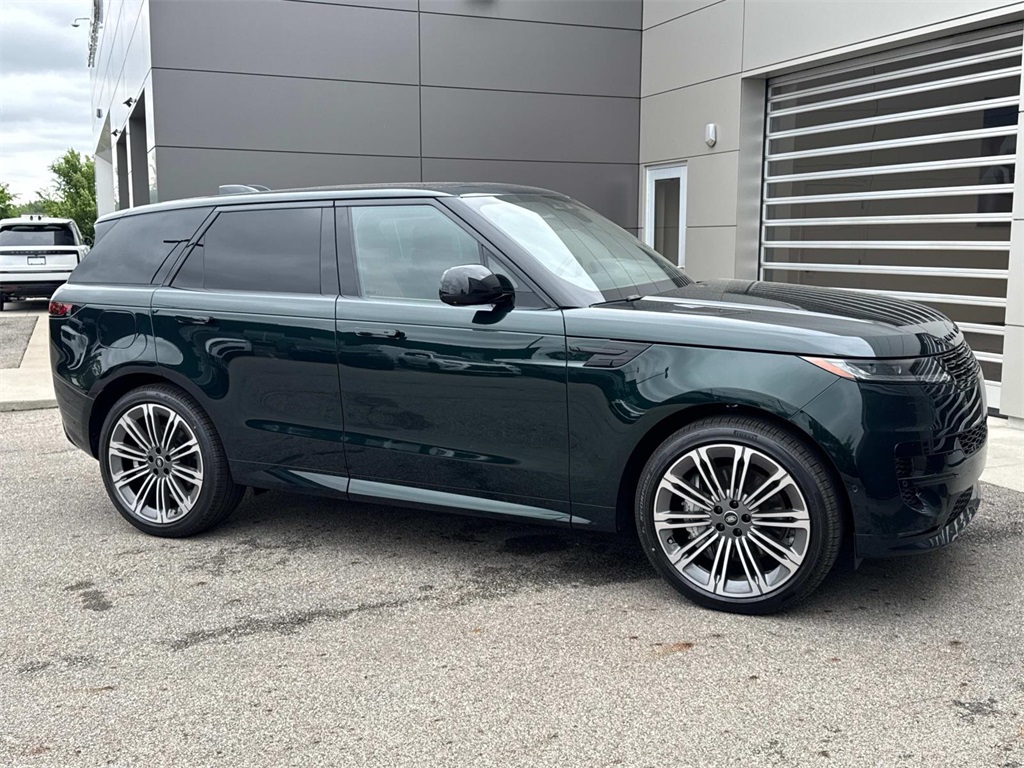 2025 Land Rover Range Rover Sport SE photo 9