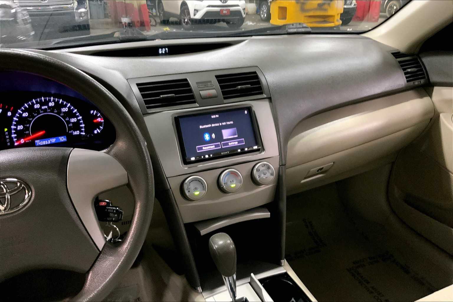 2011 Toyota Camry LE photo 6