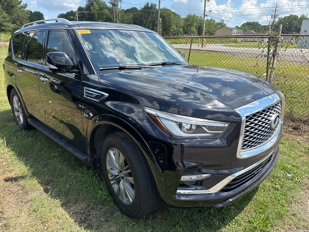 2019 Infiniti QX80 Luxe photo 2