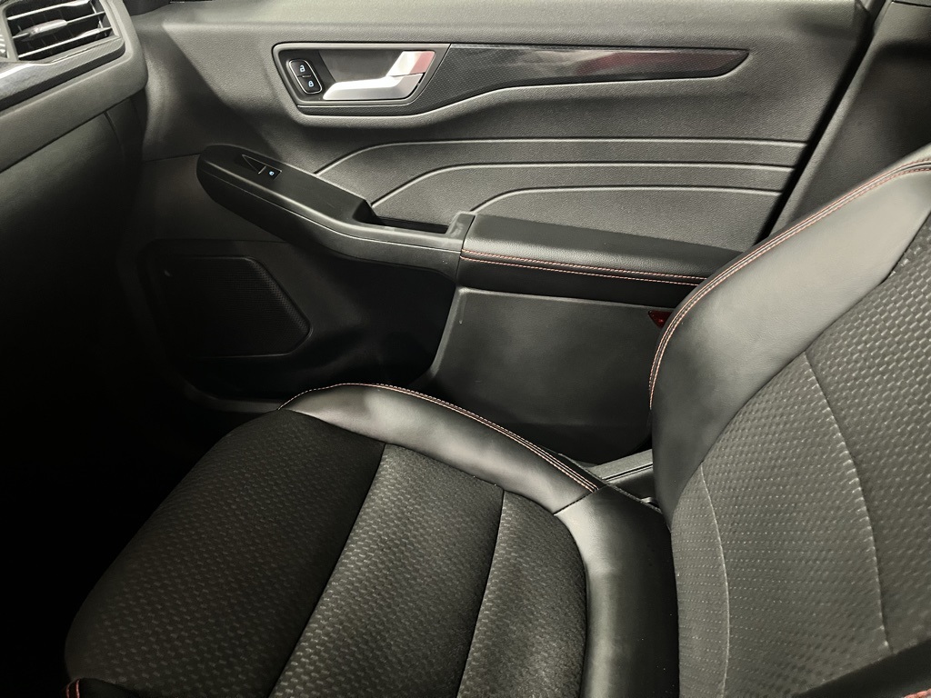 2023 Ford Escape ST-Line photo 12