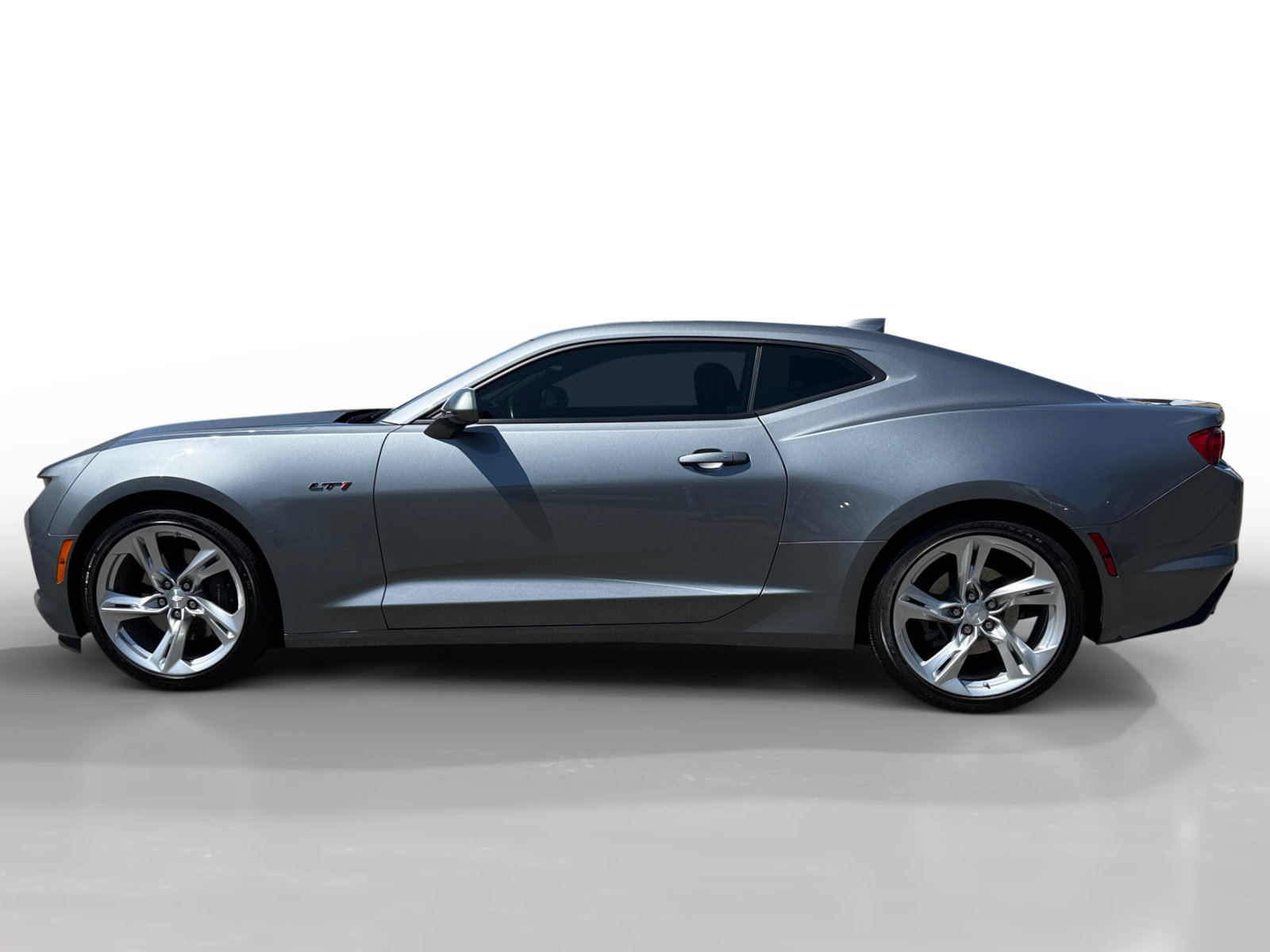 2021 Chevrolet Camaro LT1 photo 2