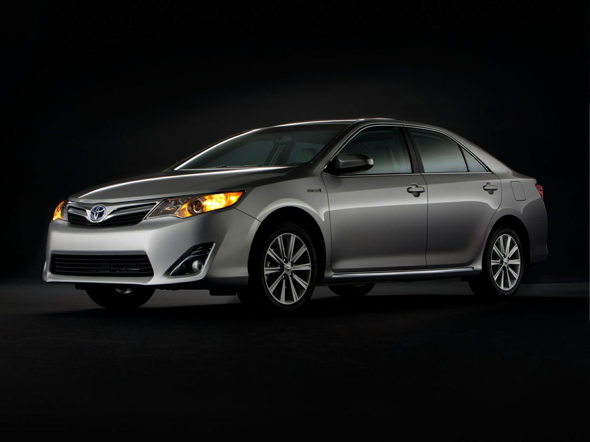 2013 Toyota Camry XLE Hybrid's photo