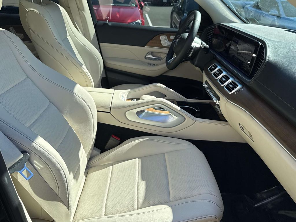 2024 Mercedes Benz GLS 450 4MATIC photo 20