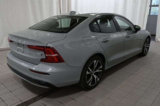 2024 Volvo S60 B5 Plus photo 11