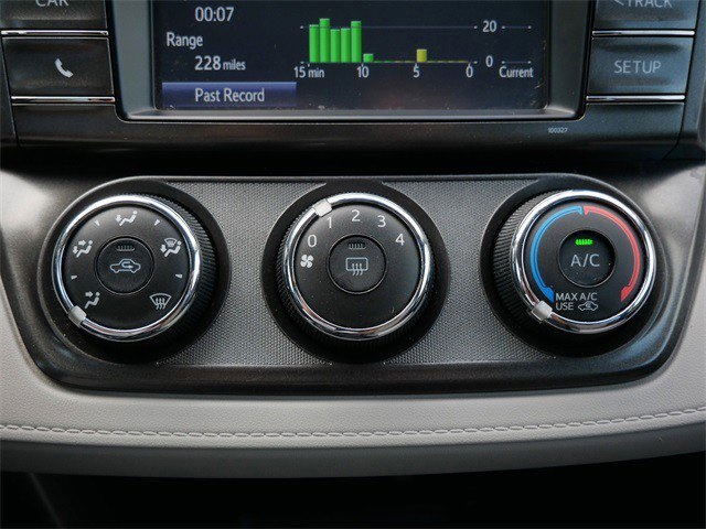2014 Toyota RAV4 LE photo 20