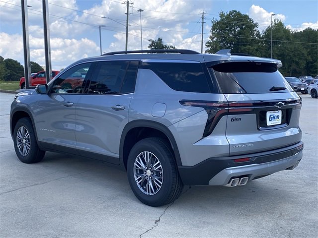 2026 Chevrolet Traverse photo 2