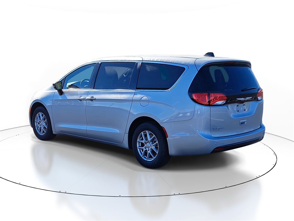 2026 Chrysler Voyager LX photo 3