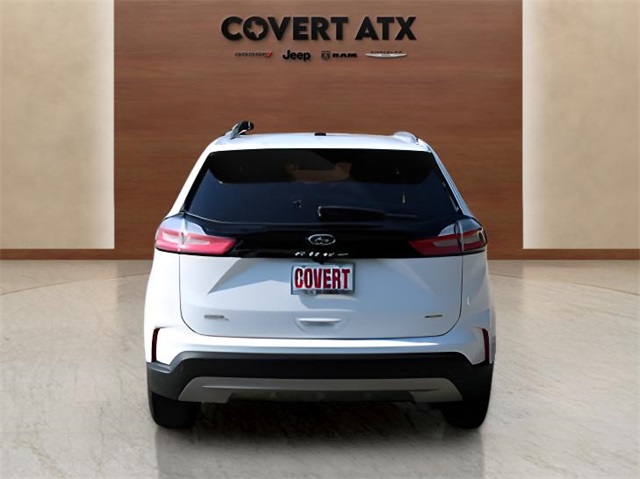 2022 Ford Edge SEL photo 4