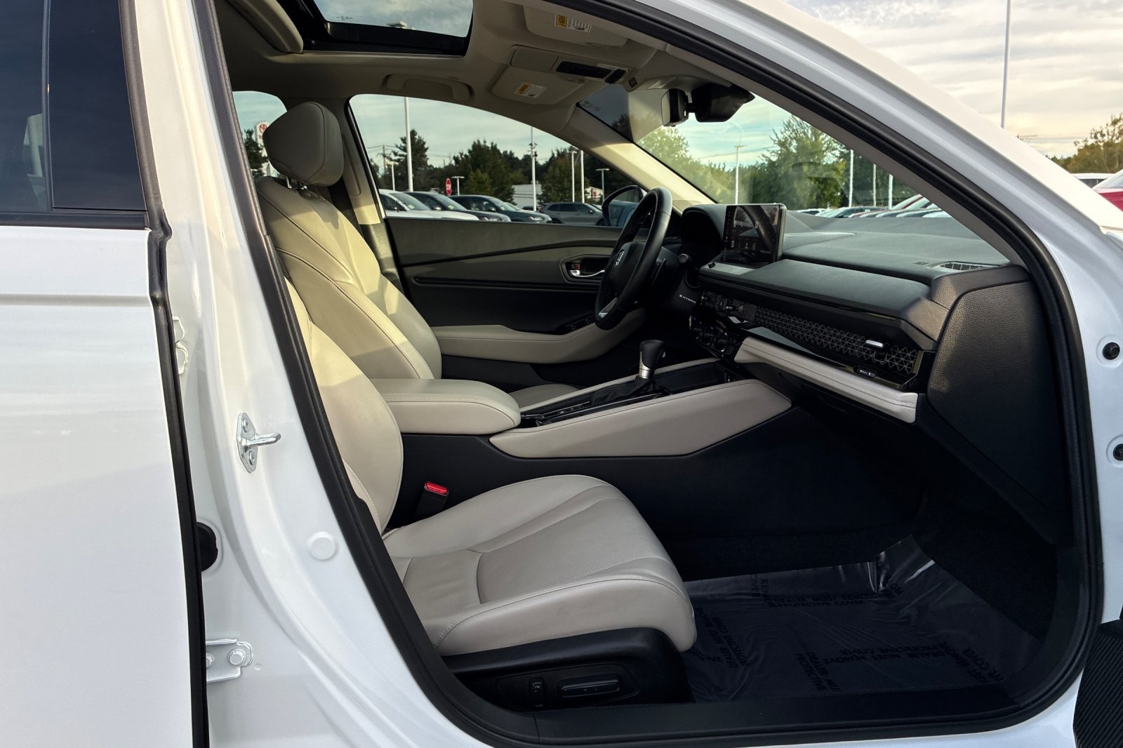2024 Honda Accord Hybrid Touring photo 16