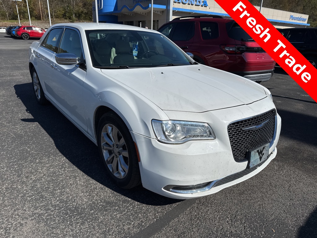 2018 Chrysler 300 Limited photo 3