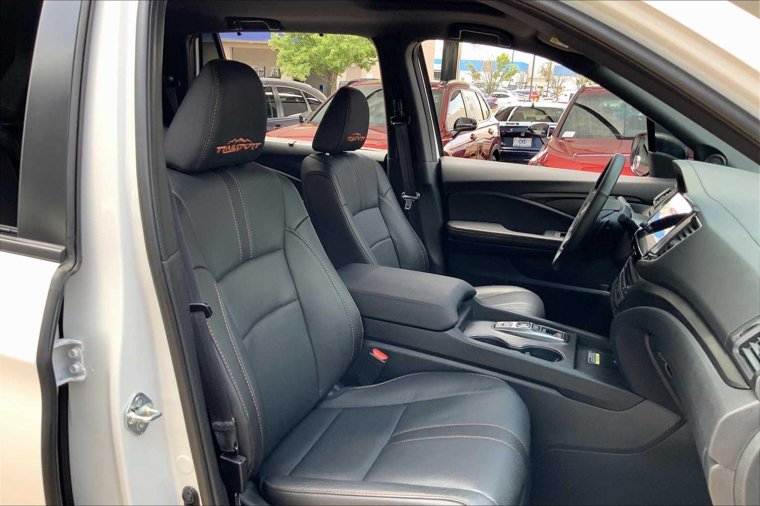 2025 Honda Passport TrailSport photo 8