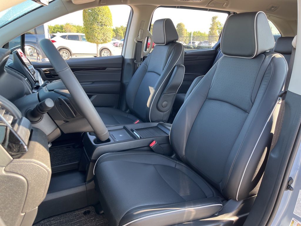 2026 Honda Odyssey Elite photo 12