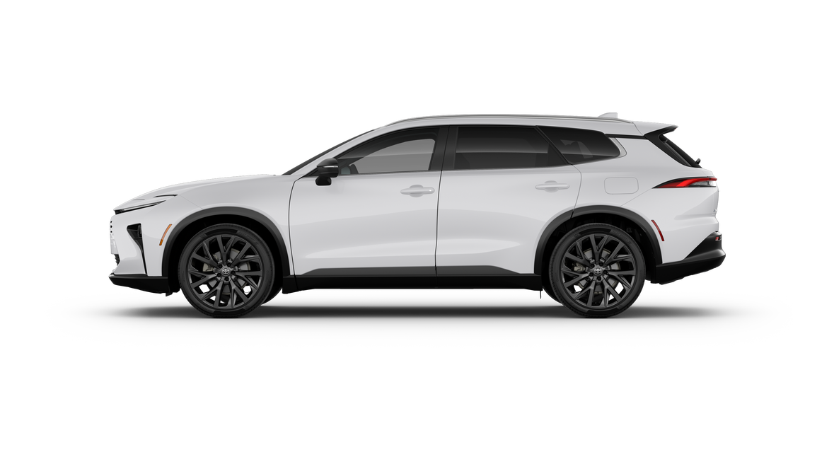 2025 Toyota Crown Signia Limited photo 3