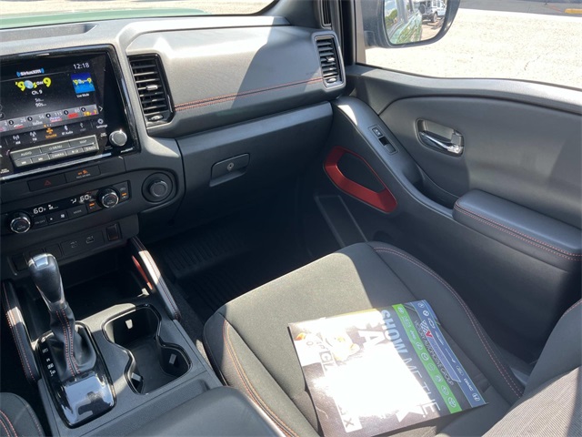 2022 Nissan Frontier PRO-4X photo 13