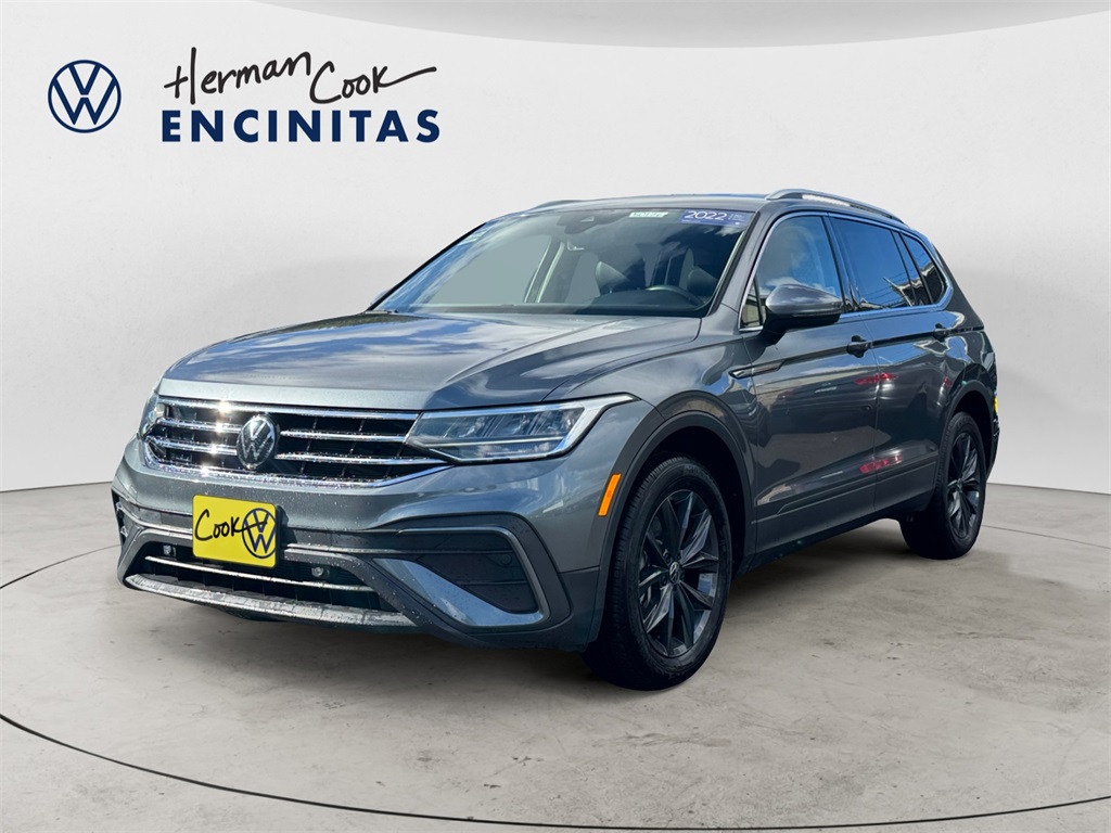 2022 Volkswagen Tiguan SE's photo