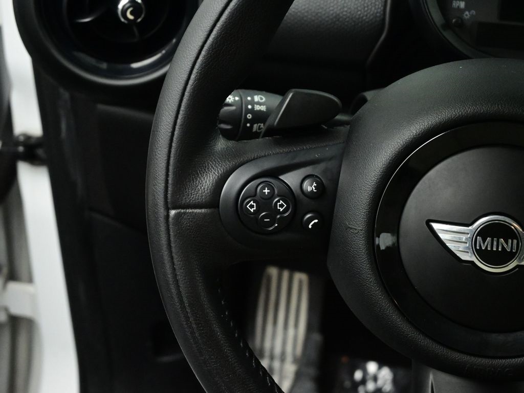 2015 Mini Cooper Base photo 4