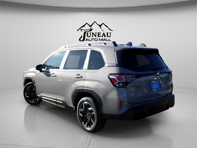 2025 Subaru Forester Premium photo 3