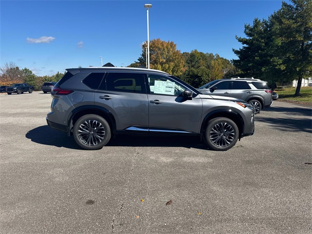 2026 Nissan Rogue Platinum photo 2