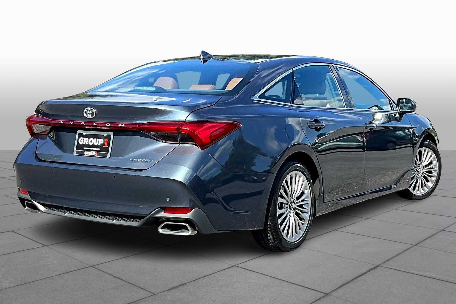 2020 Toyota Avalon Limited photo 11