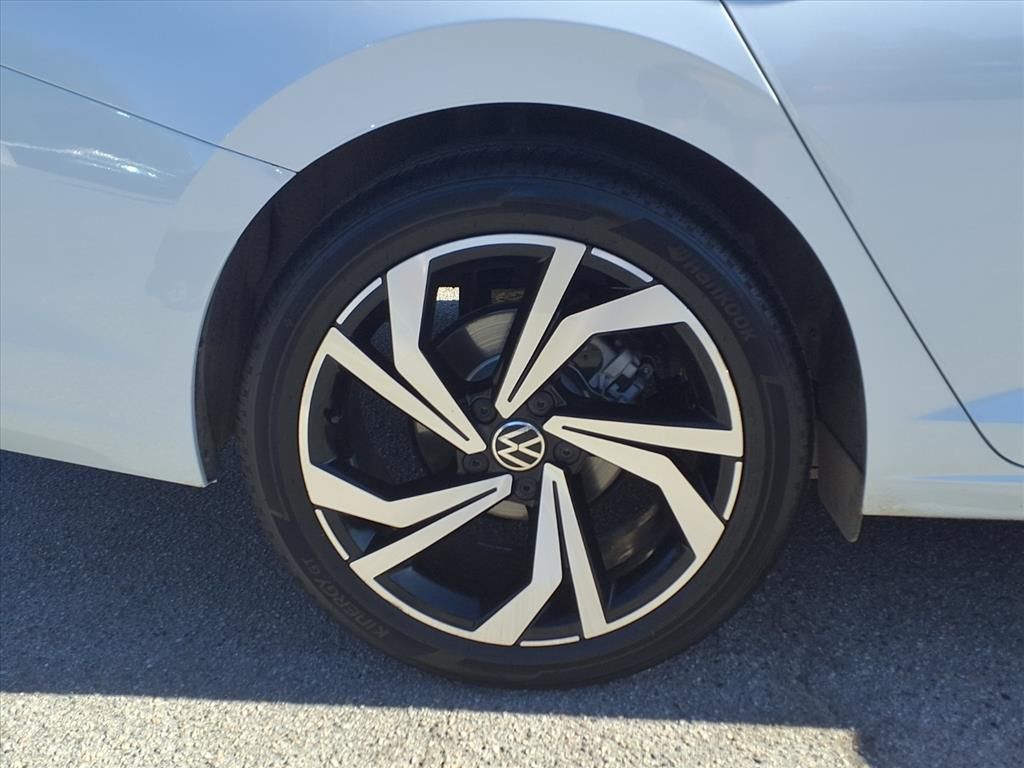 2025 Volkswagen Jetta 1.5T SEL photo 4