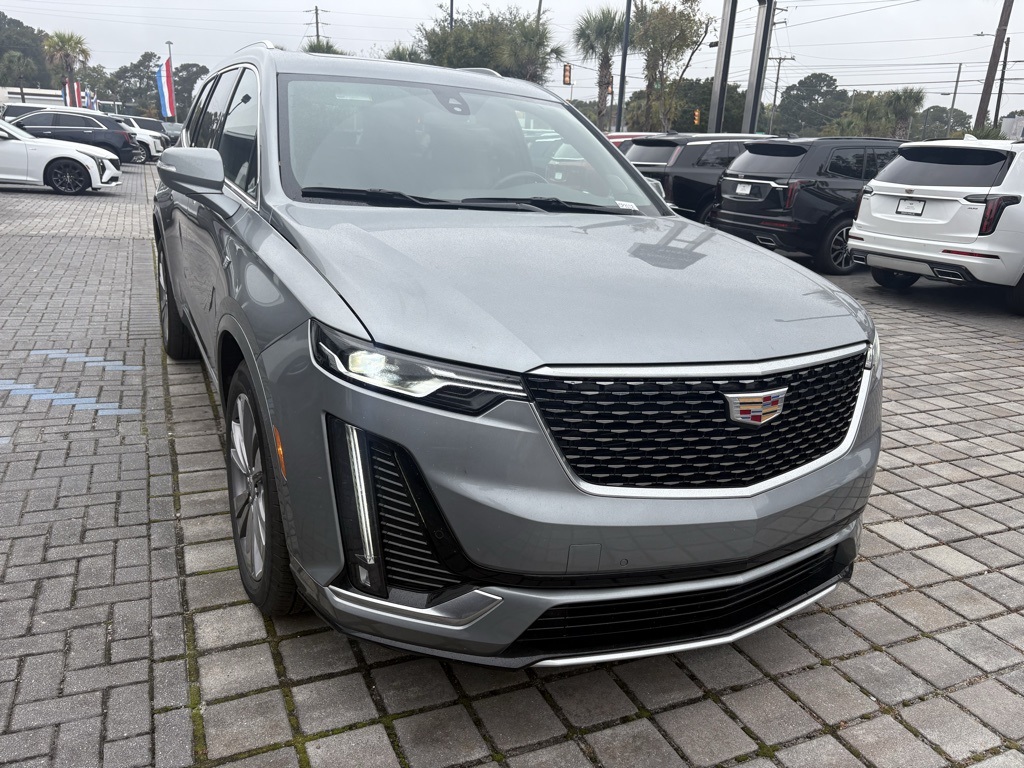 2025 Cadillac XT6 Premium Luxury photo 2