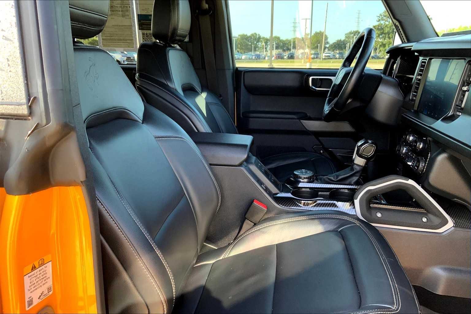 2021 Ford Bronco First Edition photo 8