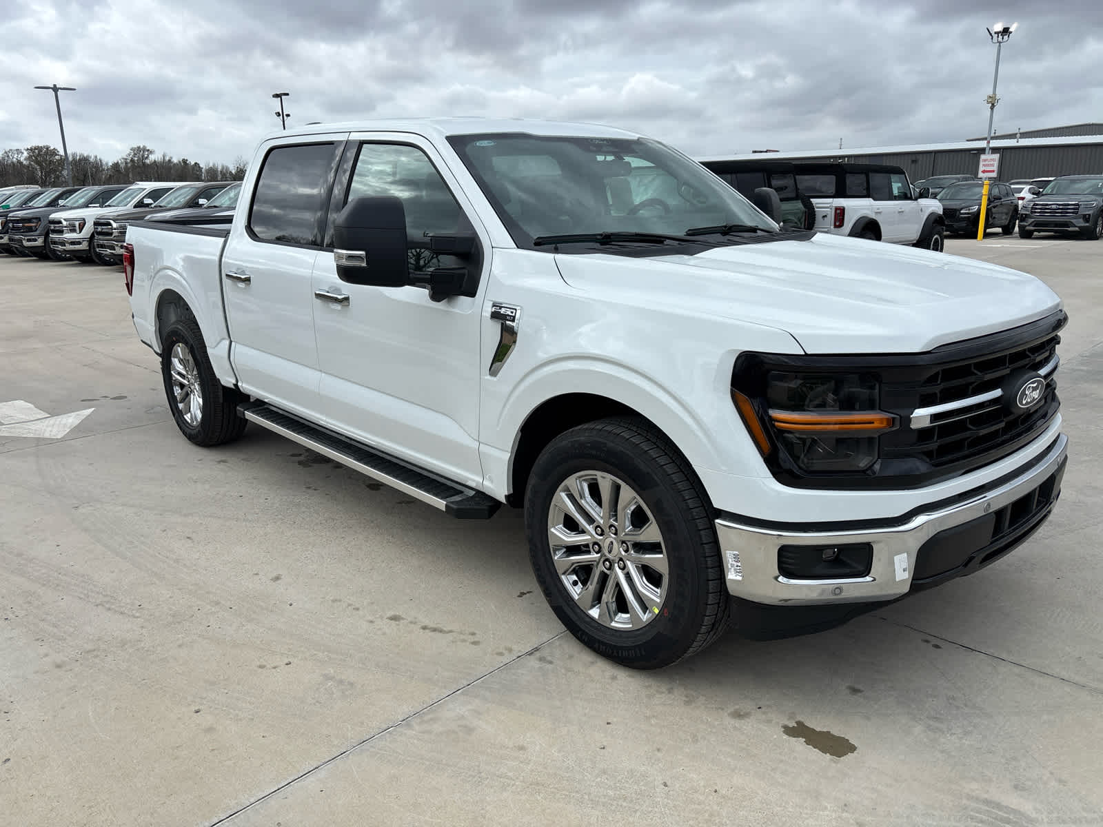 2025 Ford F-150 XLT's photo