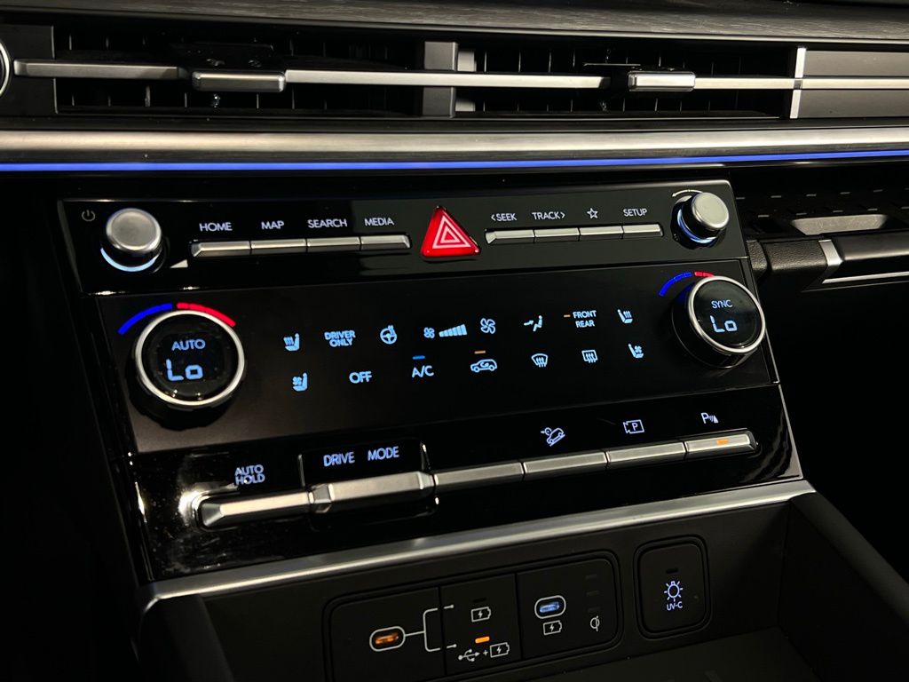 2025 Hyundai Santa Fe Limited photo 12
