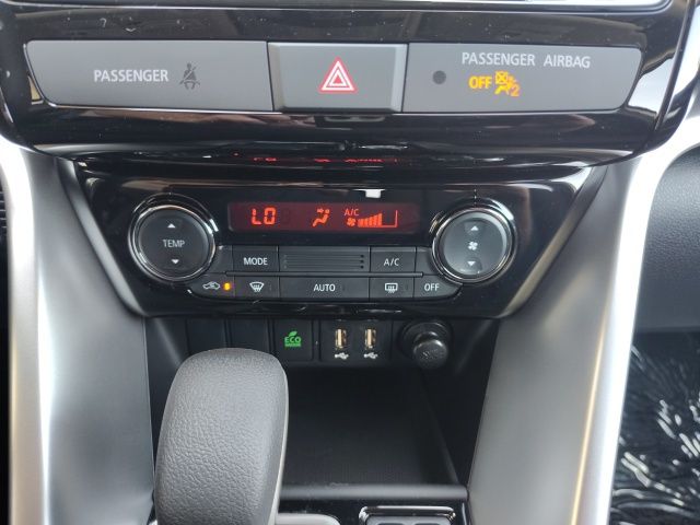 2025 Mitsubishi Eclipse Cross LE photo 19