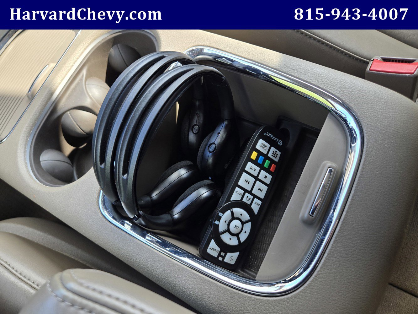 2015 Chrysler Town & Country Limited Platinum photo 11
