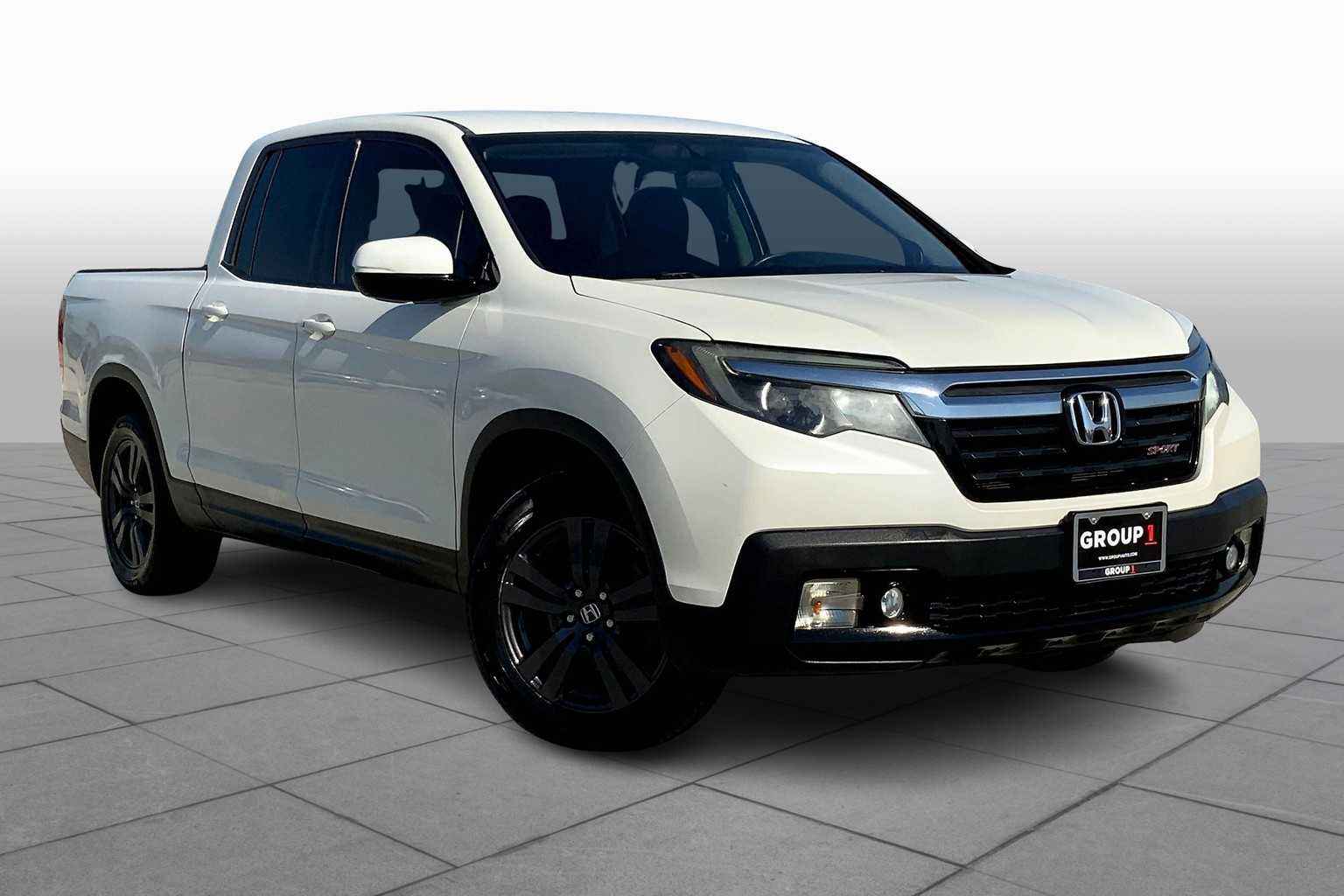 2019 Honda Ridgeline Sport photo 2
